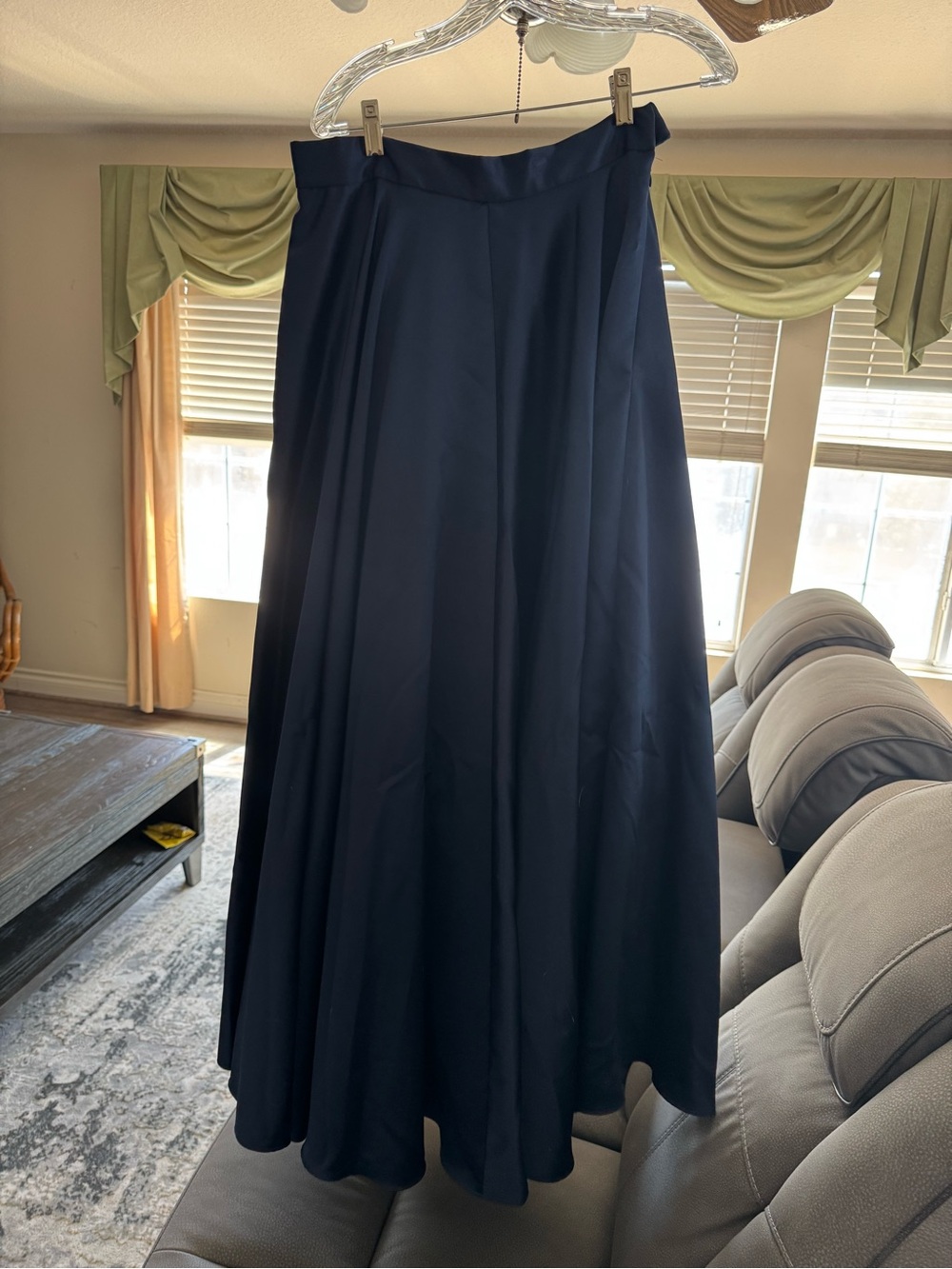 Beautiful navy skirt for fall/winter parties